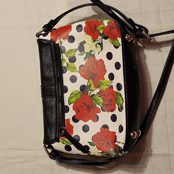 Sharif Red Rose - Picture 3 of 4